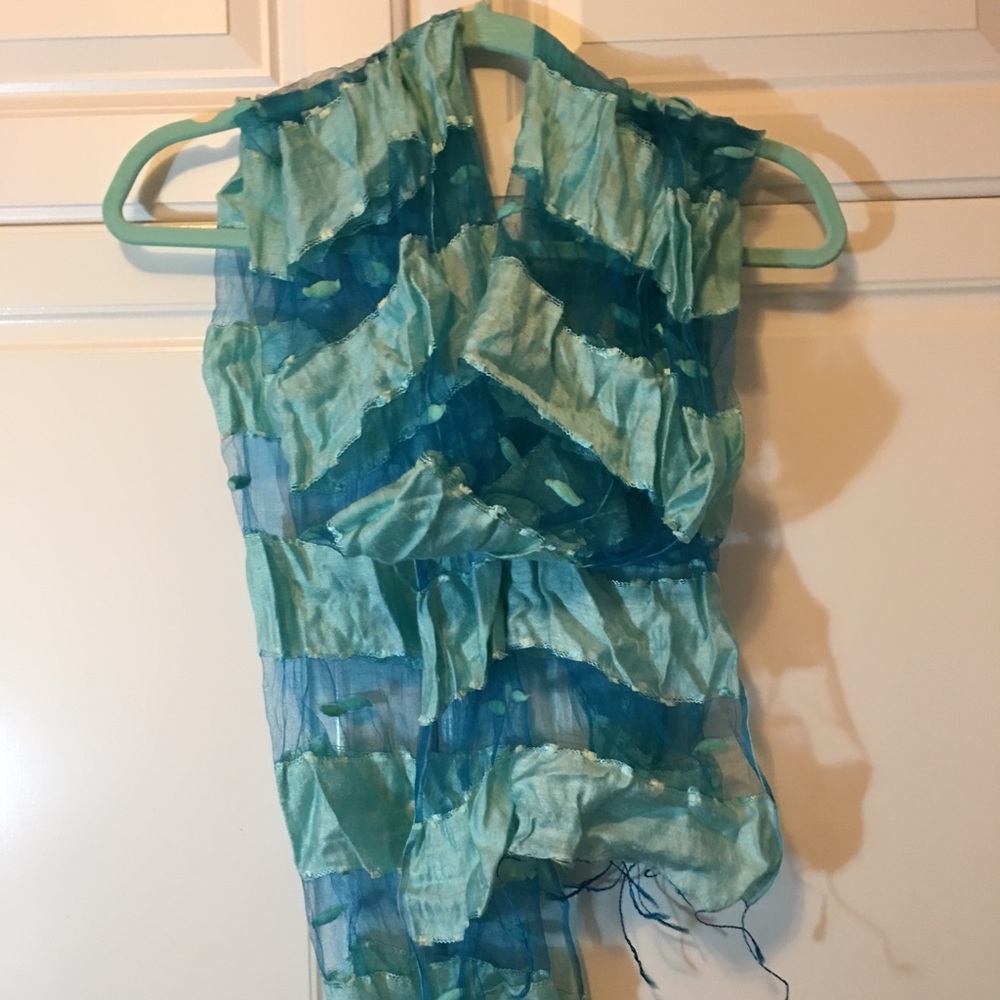 New STUNNING Wearable Silk Art Scarf